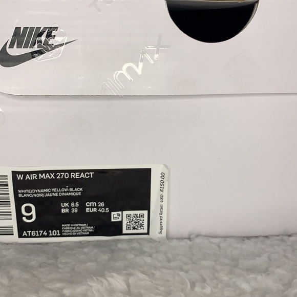 Air Max 270 React - Picture 2 of 7